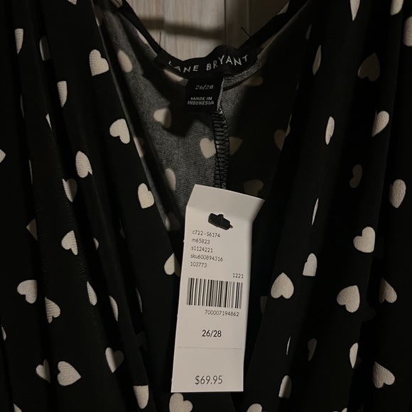 Do not fit. Thick material dress. Black with white hearts. - Picture 2 of 4